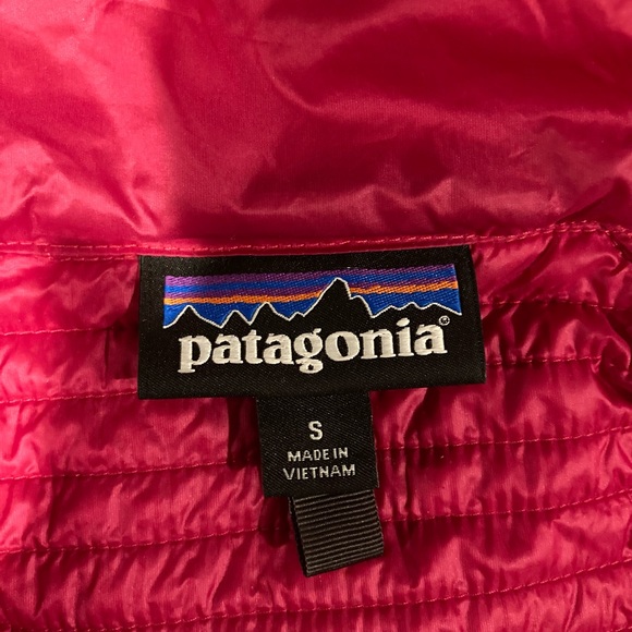 Patagonia Vosque Puffer in Hot Pink - Picture 6 of 11